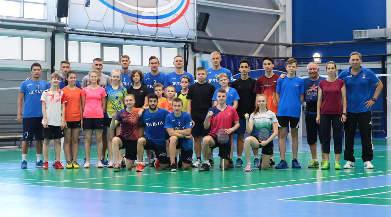 futbolisty-delty-pozanimalis-badmintonom_1